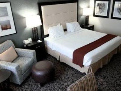 Express By Ihg Hotel 3*